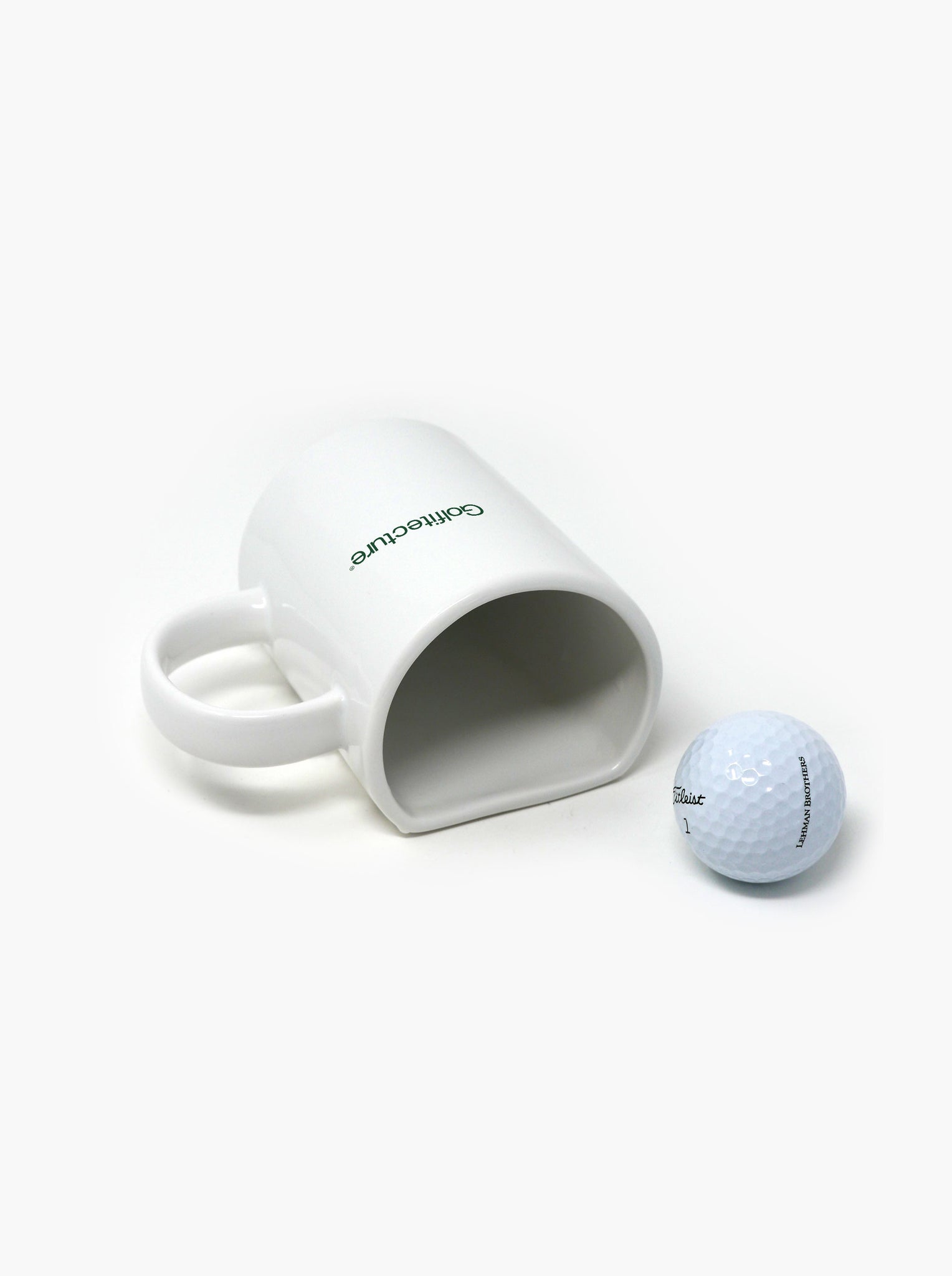 Flat sided drinking and putting aid coffee mug for golfers - Golfitecture