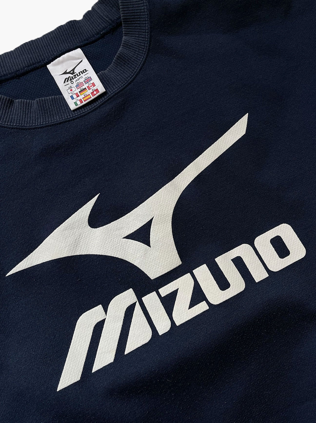 Vintage Mizuno crewneck sweatshirt detail