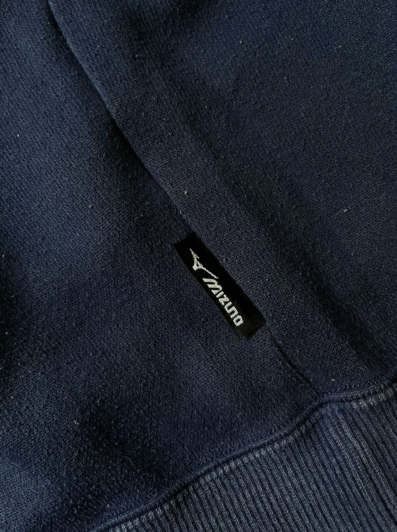 Vintage Mizuno crewneck sweatshirt tag detail